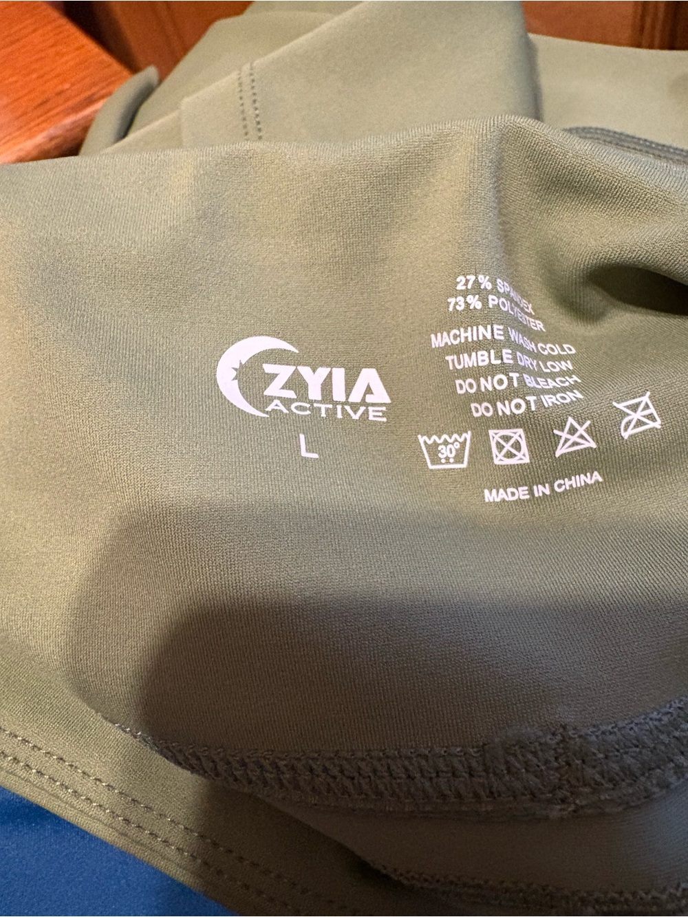 Active USA (Zyia Active) women’s olive green leggings. Size L